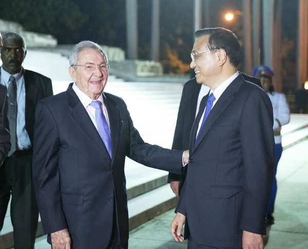 当地时间9月24日，李克强总理和劳尔·卡斯特罗在哈瓦那革命宫举行会谈