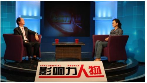 央视著名主持人收入_他是央视著名主持人,却在绘画界潜伏了近半个世纪2