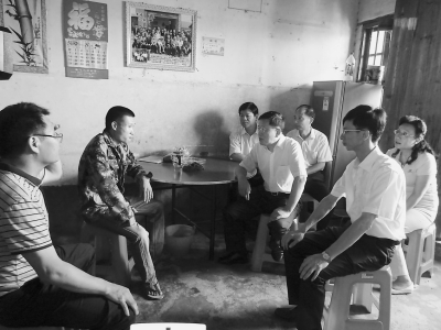 省人大常委会开展扶贫开发工作调研。