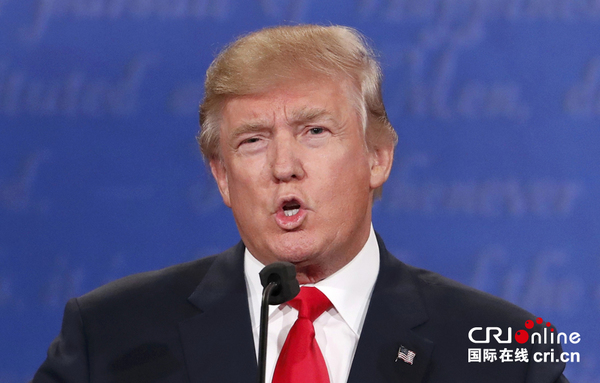 美总统候选人终辩 特朗普动作表情包再更新(