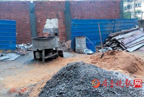 供热站施工现场。本报记者 孙业文 摄