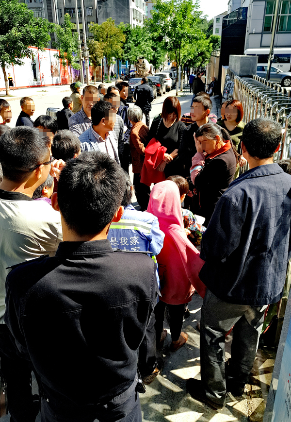 四川"11娃父亲"涉故意杀人罪受审 求从轻发落(图)