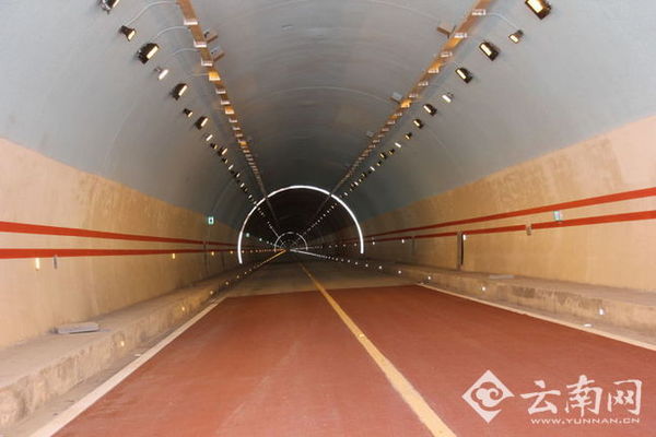 隧道已建成 和泰君摄
