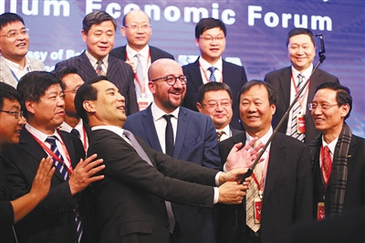 10月31经济半小时_经济半小时 20151031 深秋时节访玉米 河北(2)