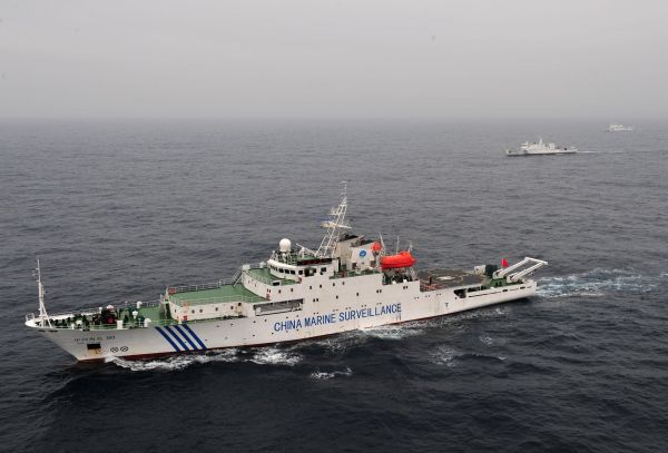 资料图片：2012年3月17日，中国海监船编队在东海油气田附近海域巡航。新华社记者张建松摄