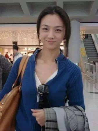 　　汤唯素颜照
