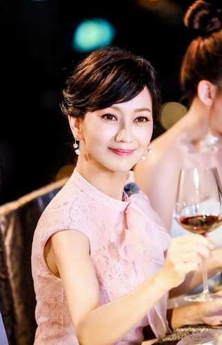 赵雅芝刘晓庆真的不老吗?来看看真实的照片吧