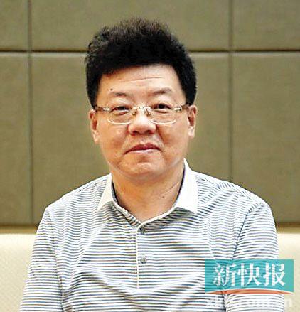 简介    李志东    广东三水人,现为中国书法家协会会员,广东省书法家协会理事。