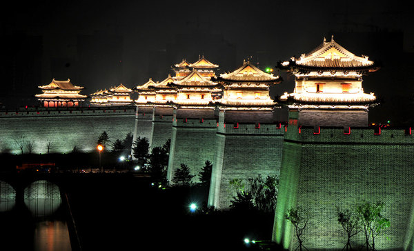 城东记忆·夜景  李毅摄