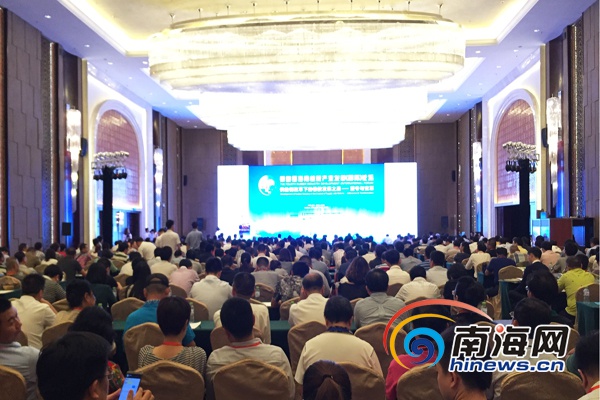 　　第四届海南橡胶产业发展(国际)论坛18日召开探讨推进供给侧改革带来机遇。