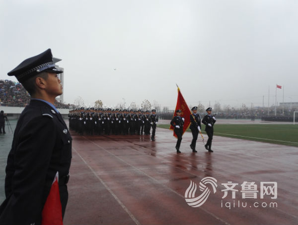 山东警察学院新生校阅仪式举行 全面检阅训练