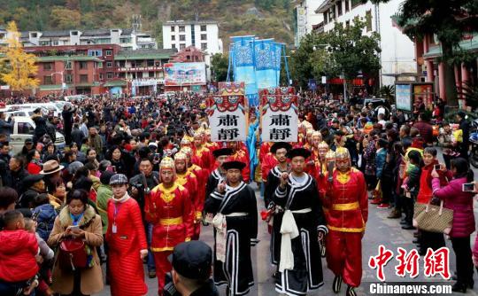 平武人口民族_民族团结手抄报