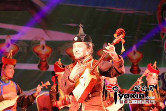 新疆巴州蒙古族群众载歌载舞喜迎祖鲁节