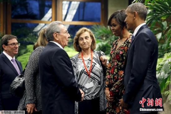 当地时间2016年3月21日，古巴哈瓦那，美国总统奥巴马与古巴领导人劳尔·卡斯特罗会晤。