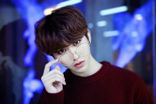 蔡徐坤图片写真图片