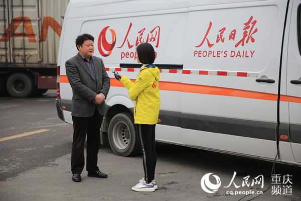 7日下午，秀山县县长向业顺接受人民网记者专访。刘政宁 摄