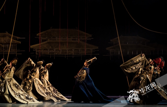 服装的厚重历史感让剧目更加有吸引力。重庆市歌舞团供图，华龙网发