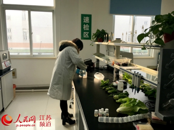 南通市区建成28家农贸市场快检室 让市民买得