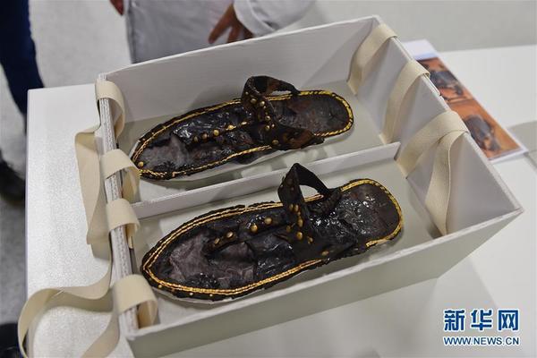 图为埃及法老图坦卡蒙的鞋子。新华社记者 赵丁喆 摄 图片来源：新华网