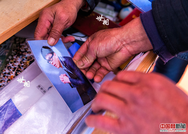 在外地工作的儿子，是夫妻俩最为牵挂的人。