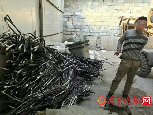 济南一施工队监守自盗被抓现行