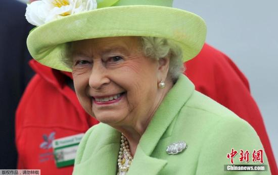 英女王登基65周年 王室发放照片庆贺 蓝宝石禧
