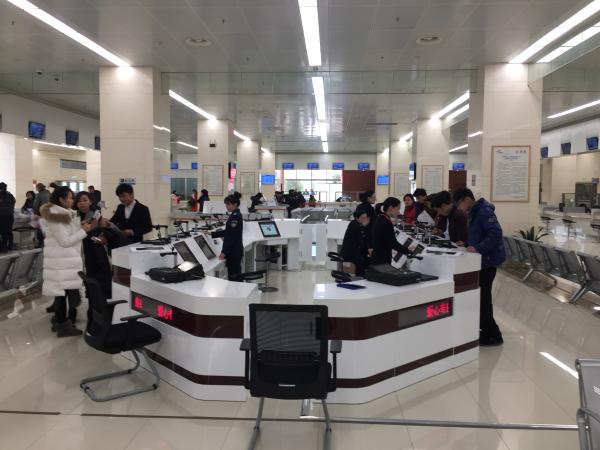 武汉简化护照办理环节,从平均1小时到现在最快