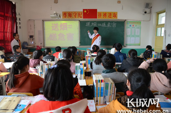 行唐县翟营乡卫生院开展送烟=送危害主题巡