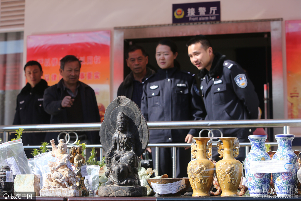 云南警方抓获13名盗墓贼 追回古董文物200余