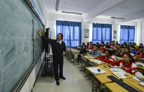资料图片：中国的教育模式越来越受到西方教育界的推崇。（新华社）