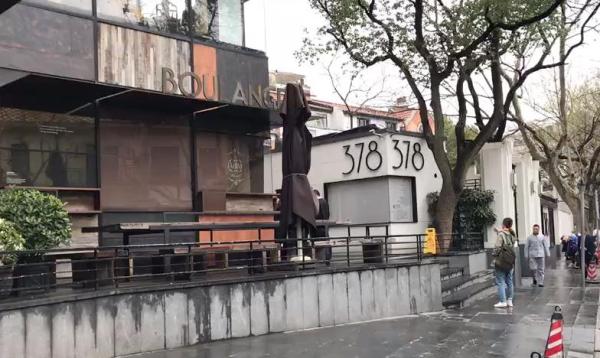 上海武康路网红面包店578包过期原料被扣,四门