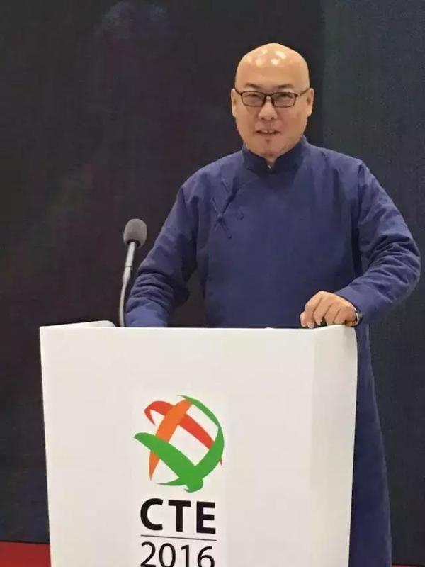 铁木先生在茶博会上做主题演讲