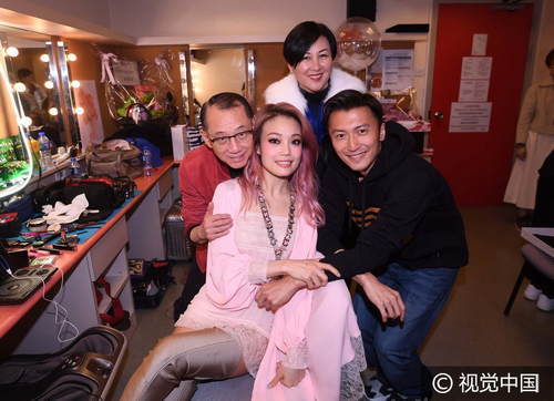 容祖儿演唱会现场布置成家居模样 谢霆锋前来捧场