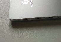 网友把小米笔记本贴上锤子Logo：画面毫无违和