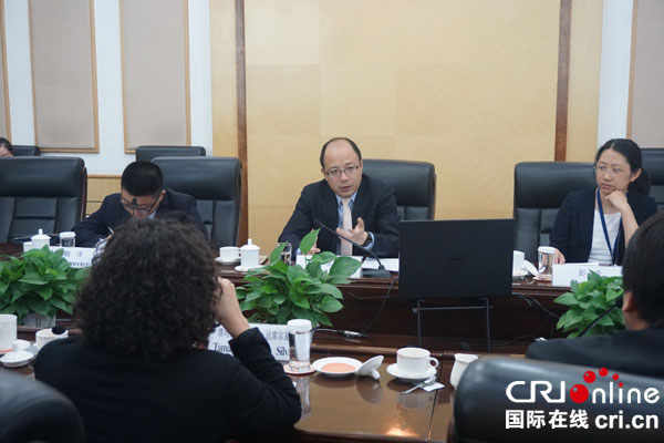 拉美政党青年干部代表团拜会中联部(图)