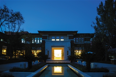 大学里·峰尚在交通、生活配套方面已经日渐成熟。资料图片