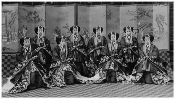 这种群体,就是日本的旧华族,也就是贵族.