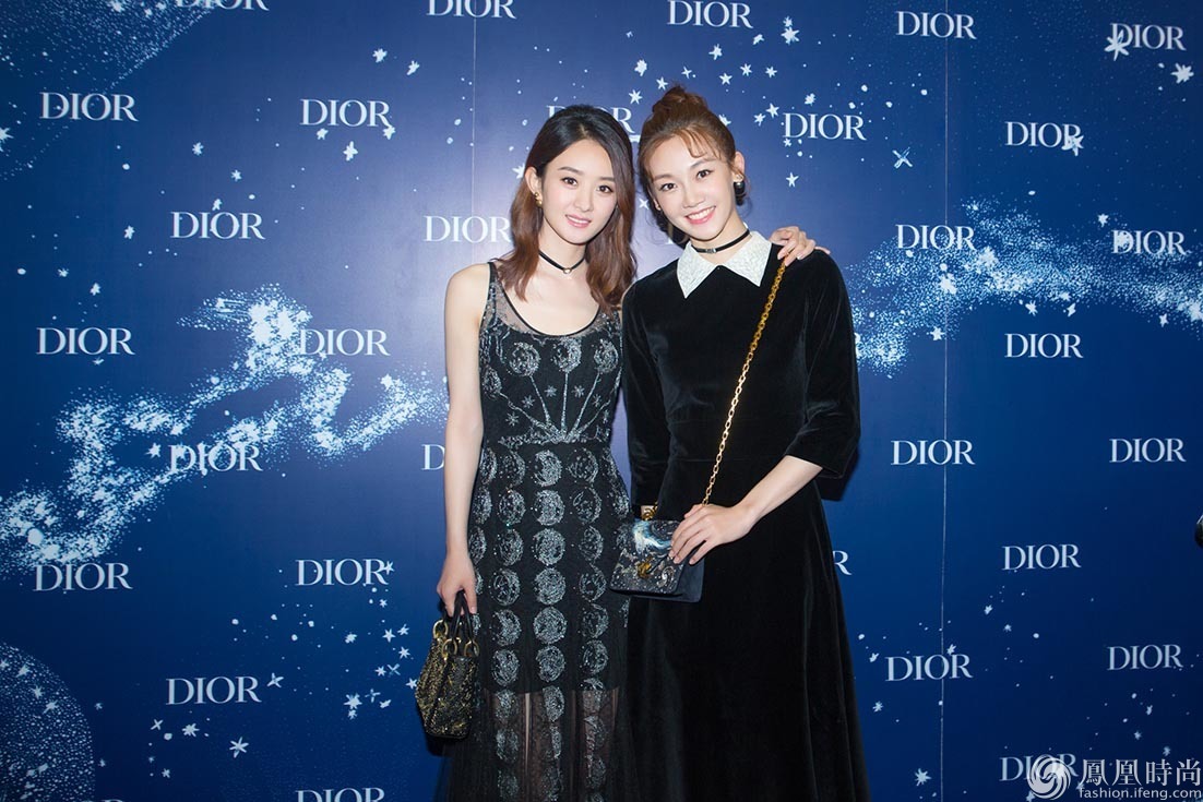 冯女郎苗苗时尚首秀 黑色长裙演绎优雅美人