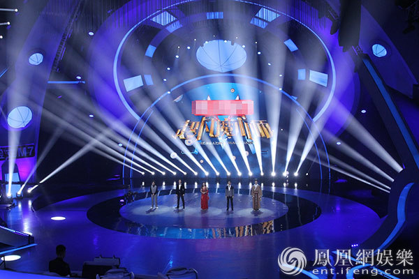 《超凡魔术师》神奇登场 范冰冰现场力邀魔术