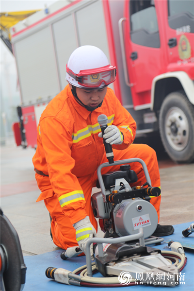 喜迎十九大 全力保稳定消防演练活动在郑州举