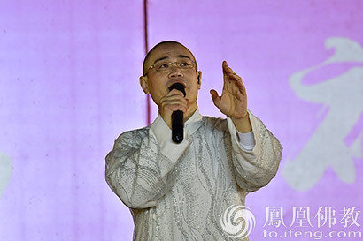 盛世钟鸣福满人间 扬州文峰寺跨年撞钟祈福圆