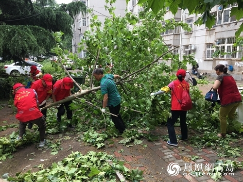 无情暴雨袭击 八大湖街道快速响应保障社区安