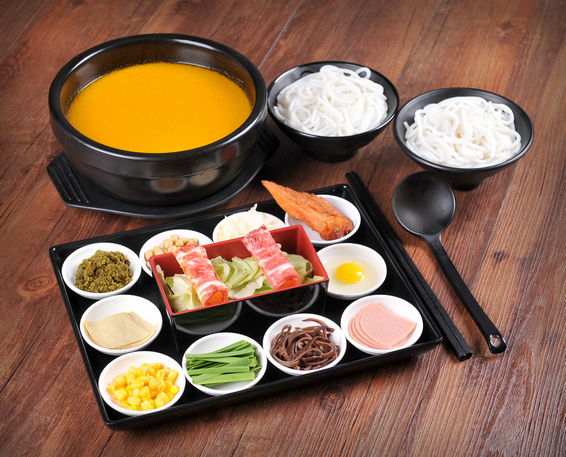 过桥米线加盟店 官人桥如何点燃投资激情_凤凰