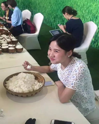 你吃一大碗白米饭都能吃出陶醉感?图片