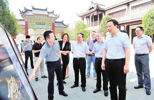 开州区委书记何毅:全力推进旅游开发建设各项工作