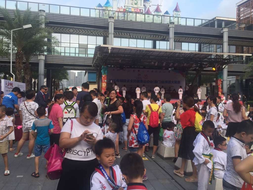 跑腿小妹微信博饼现场送福利