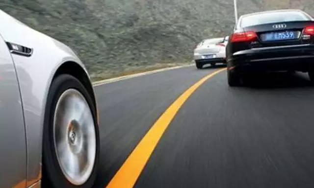 掌握这5个高速跟车技巧，可减少80%的车祸！
