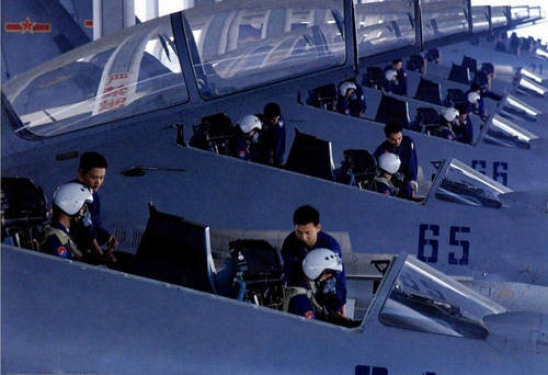 空军专项整治 一次安排43名“混日子”士官退役