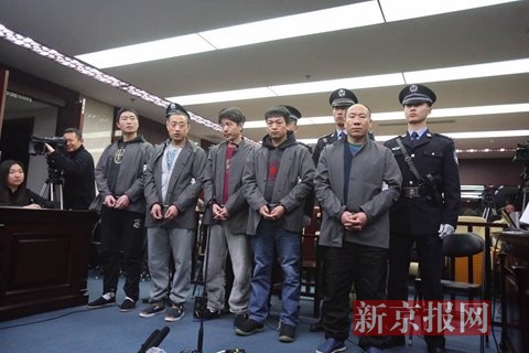 北京：5人合谋将工友扔下高楼 冒充家属索巨额赔偿