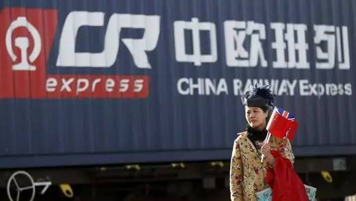 中国花灯占领伦敦庄园 老外:这不中国迪士尼吗?